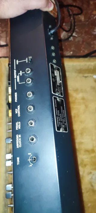 Roland Juno-6 Sintetizador