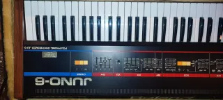 Roland Juno-6 Sintetizador