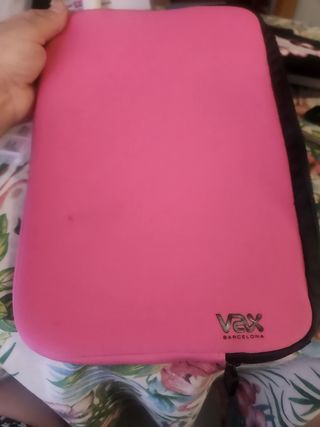 Funda tablet Vax Barcelona rosa