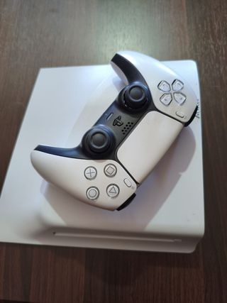 PS5 (PlayStation 5): mando y lectora