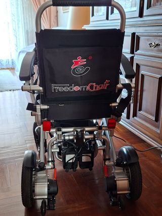 Silla de ruedas eléctrica plegable