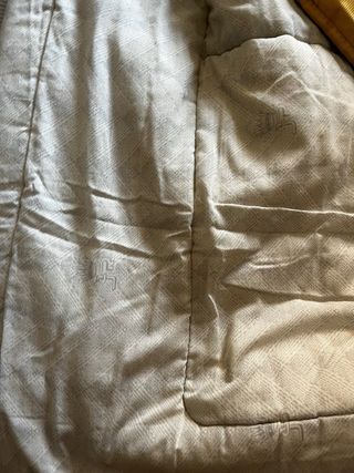 Edredón colcha amarillo mostaza - Cama