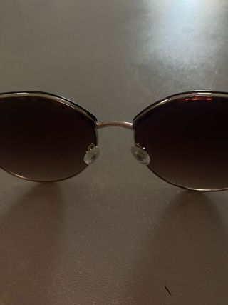 Gafas sol Guess doradas marrones