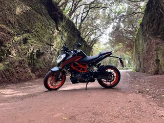 KTM Duke 125 - Motocicleta 2023