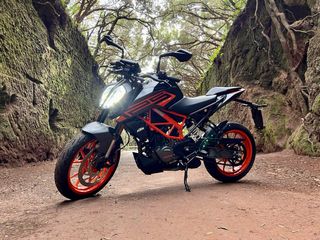 KTM Duke 125 - Motocicleta 2023