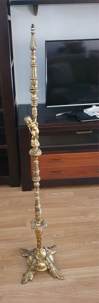 Lampara pie bronce estilo antiguo