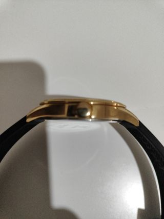 RELOJ GUESS DORADO CAUCHO GW0726G2