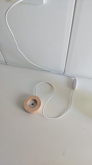 Luz LED - Base de madera, nueva, mide 6cm
