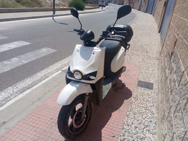 Moto eléctrica Scutum 125cc