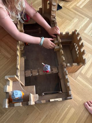 Castillo madera caballeros de madera
