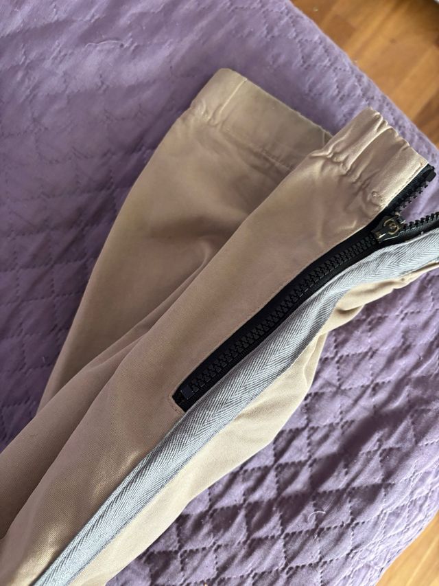 Pantaloni Playlife beige con zip