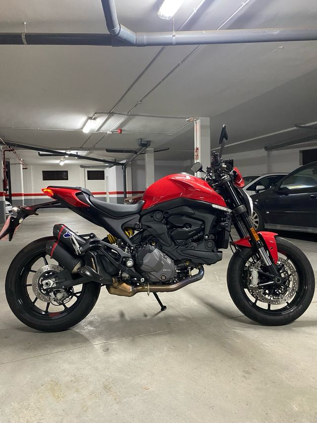 Ducati Monster 937cc +