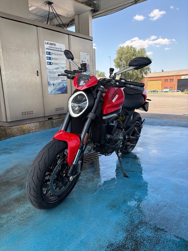 Ducati Monster 937cc +