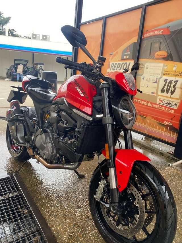 Ducati Monster 937cc +