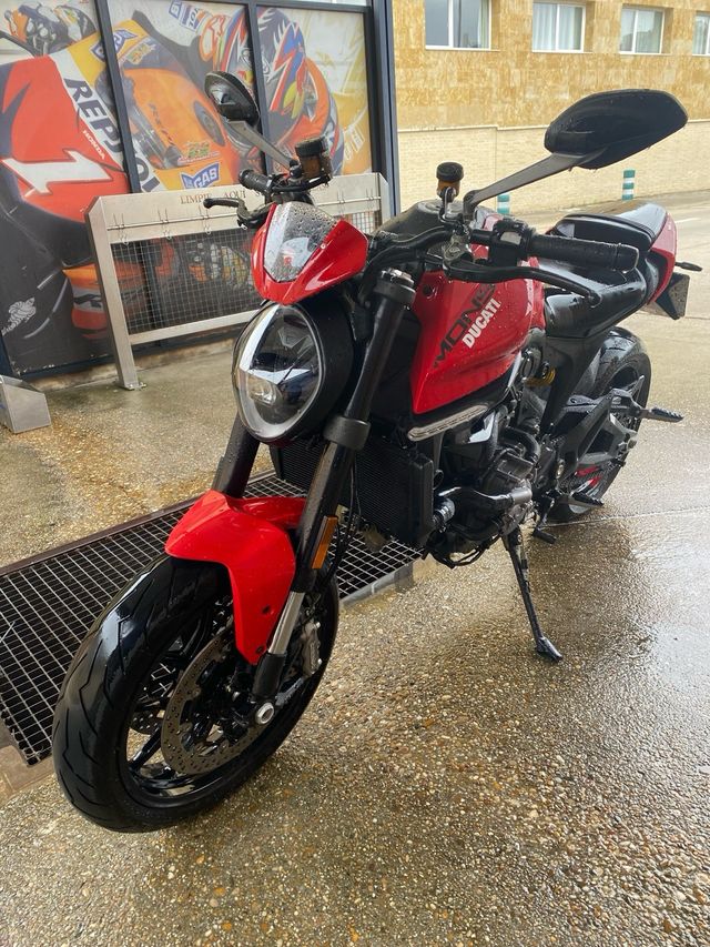 Ducati Monster 937cc +