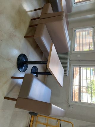 Conjunto de sillones y mesa.
2 sillones 1 mesa

