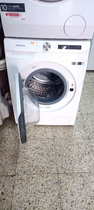 Lavadora Carga Frontal Samsung 
10 . 5 KG 
