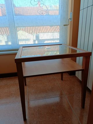 Mesa de centro (madera y cristal) y lámpara vintag