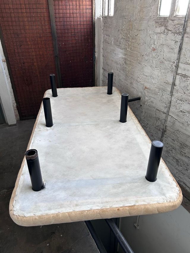 Canapé tapizado beige - 6 patas