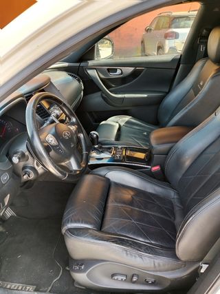 Infiniti FX37 2010