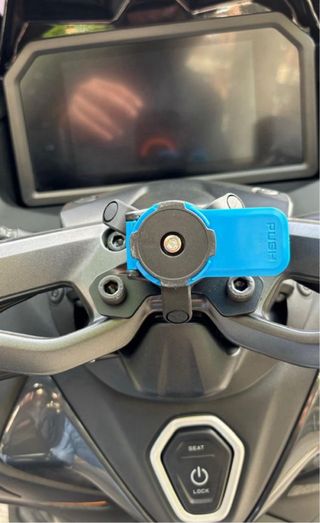 Soportes Tmax 560  
gps quadlock
valido 2022/2025
