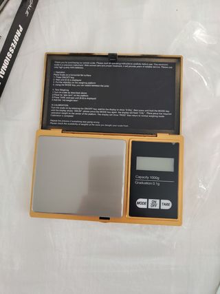 Mini báscula digital 1000g
Nueva sin estrenar 
