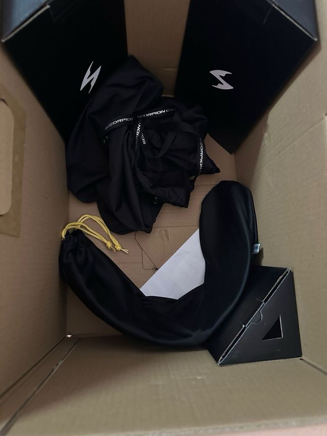 Casco Scorpion Aron Canet Edición Limitada