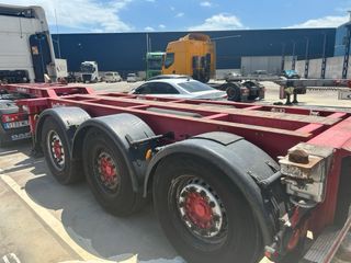 Semiremolque portacontenedores extensible Lecitrai