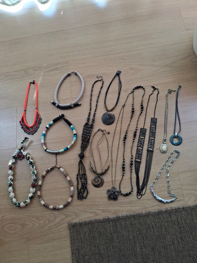 14 Colares Variados - Joalharia