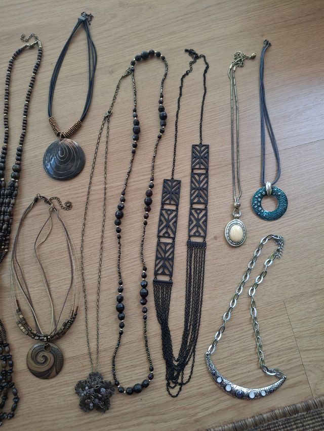 14 Colares Variados - Joalharia