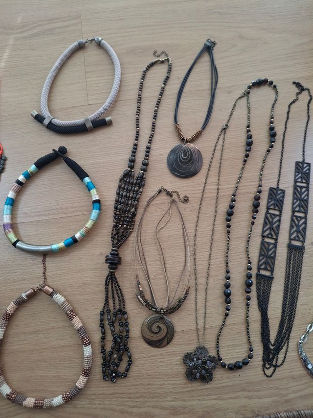 14 Colares Variados - Joalharia