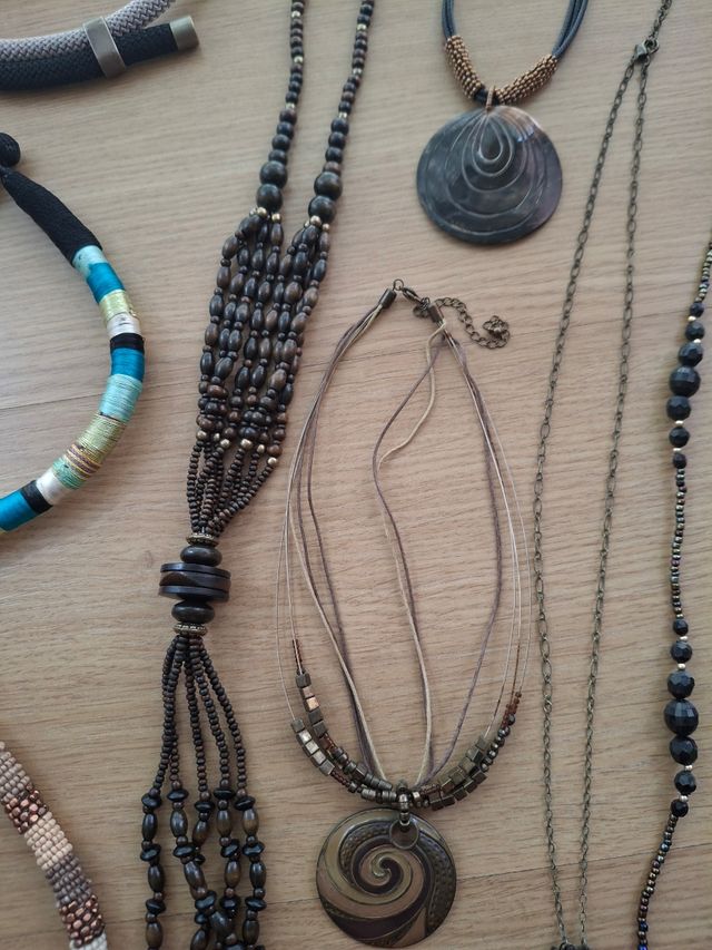 14 Colares Variados - Joalharia