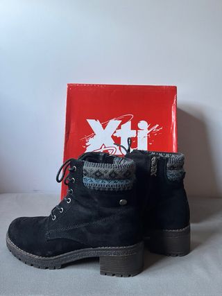 Botines Xti ante negros