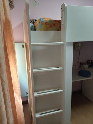 Litera infantil blanca y verde agua