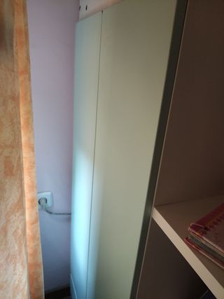 Litera infantil blanca y verde agua