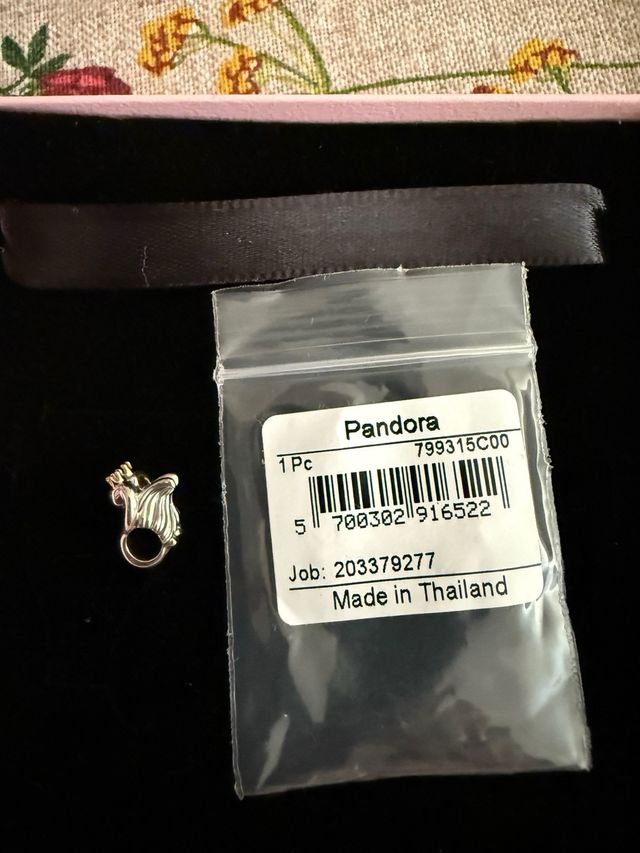 Charm Pandora Cigni oro e argento