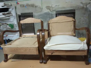 Butacas antiguas de madera (2)