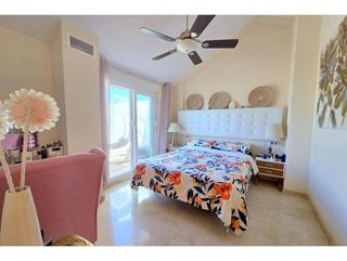 Piso en venta en Puerto de la Duquesa en Manilva
