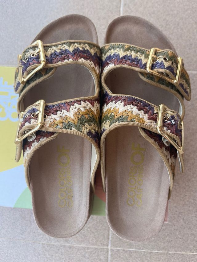 Sandalias planas multicolor