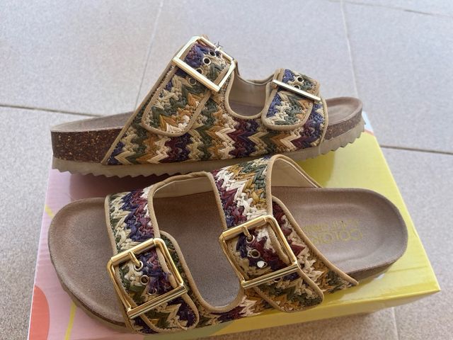 Sandalias planas multicolor