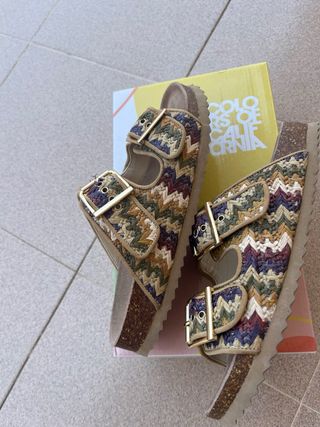 Sandalias planas multicolor