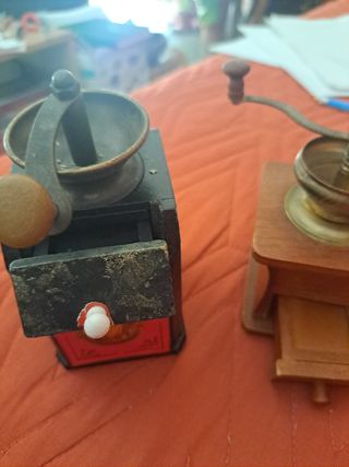 Molinillo café antiguo pequeño