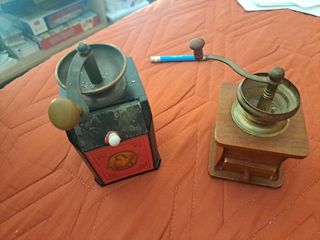 Molinillo café antiguo pequeño