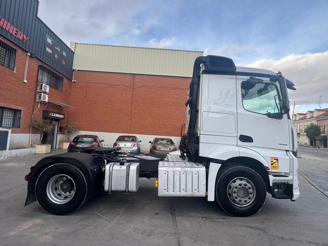 MERCEDES BENZ ACTROS 1848 CON EQUIPO BASCULANTE