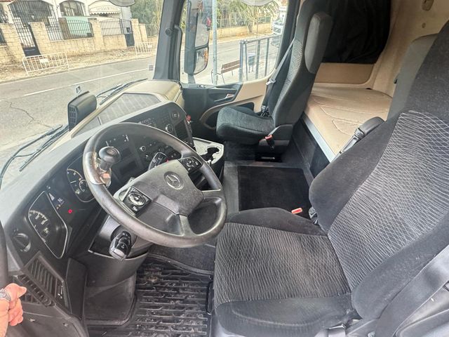 MERCEDES BENZ ACTROS 1848 CON EQUIPO BASCULANTE