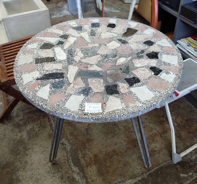 MESA DE JARDÍN