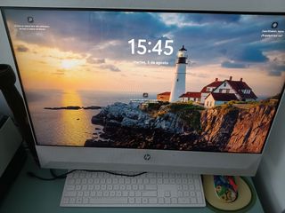 Ordenador HP blanco sobremesa