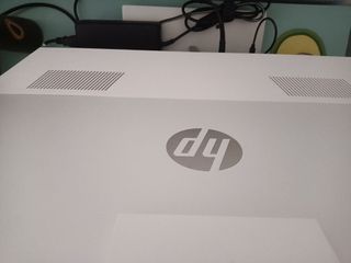 Ordenador HP blanco sobremesa