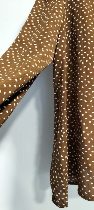 Blusa marrón lunares blancos