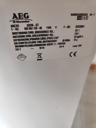 Arcón congelador AEG 221L 
